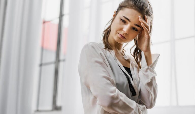 Stille Angst: Wenn du von außen lächelst und innerlich überfließt.