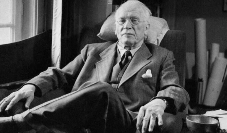 Carl Jung: „Es gibt keinen Brunnen, aus dem du nicht herauskommen kannst, wenn du die richtige Anstrengung am richtigen Ort unternimmst.“
